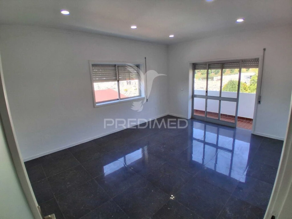 Apartamento T3 para Venda em Fânzeres e São Pedro da Cova Foto 5
