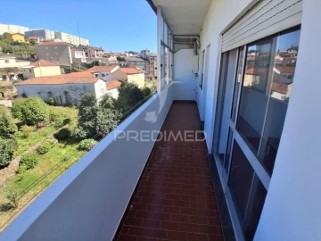 Apartamento T3 para Venda em Fânzeres e São Pedro da Cova