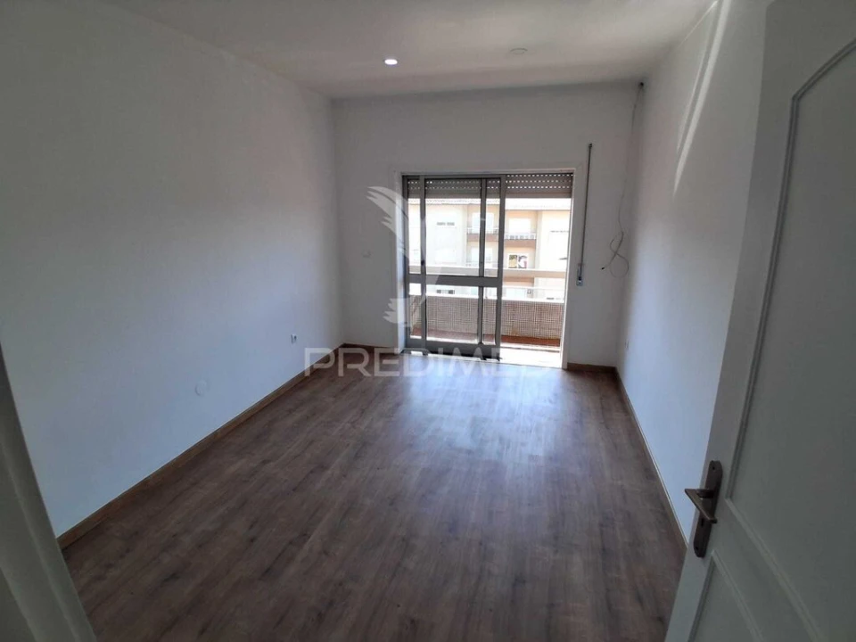 Apartamento T3 para Venda em Fânzeres e São Pedro da Cova Foto 12