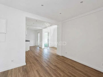 Apartamento T2 para Venda em Queluz e Belas