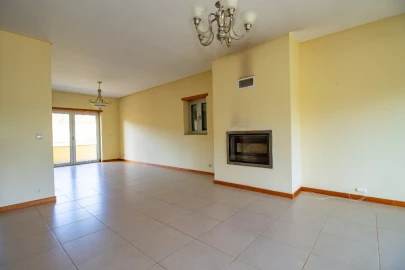 Moradia T3 para Venda em Amares e Figueiredo