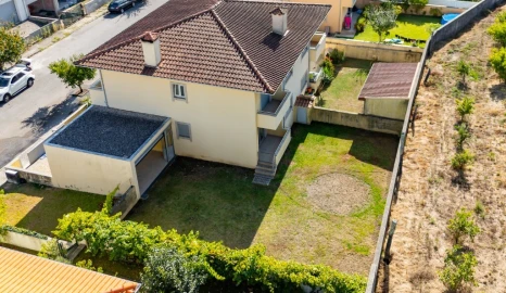 Moradia T3 para Venda em Amares e Figueiredo