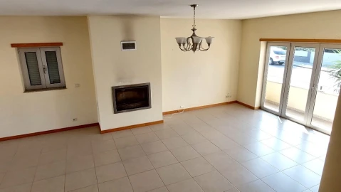 Moradia T3 para Venda em Amares e Figueiredo