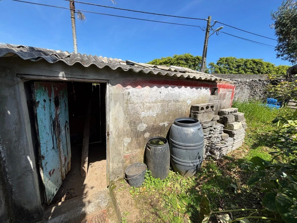 Prédio para Venda em Rabo de Peixe Foto 6