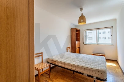 Apartamento T2 para Arrendamento em São Domingos de Benfica