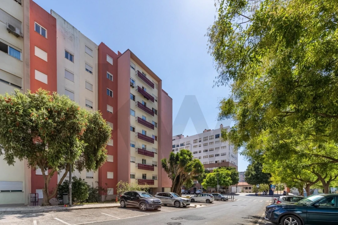 Apartamento T2 para Arrendamento em São Domingos de Benfica Foto 24