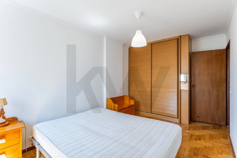 Apartamento T2 para Arrendamento em São Domingos de Benfica Foto 2