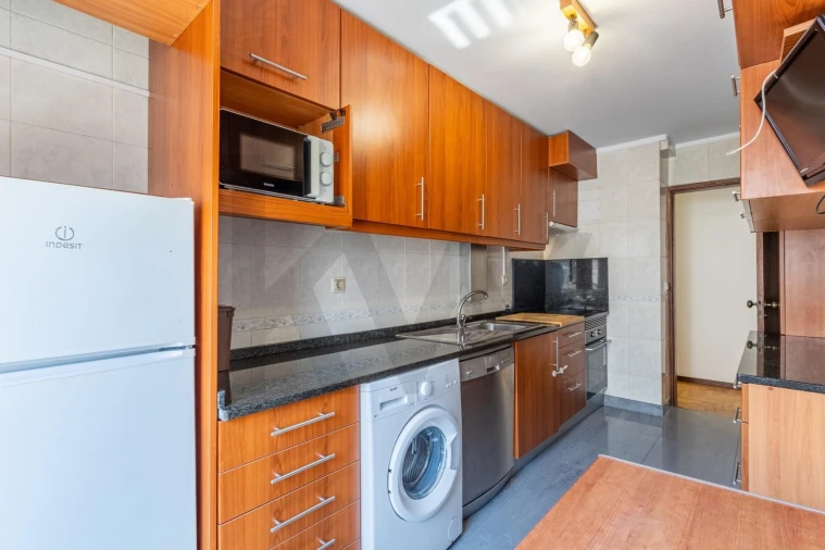 Apartamento T2 para Arrendamento em São Domingos de Benfica Foto 3