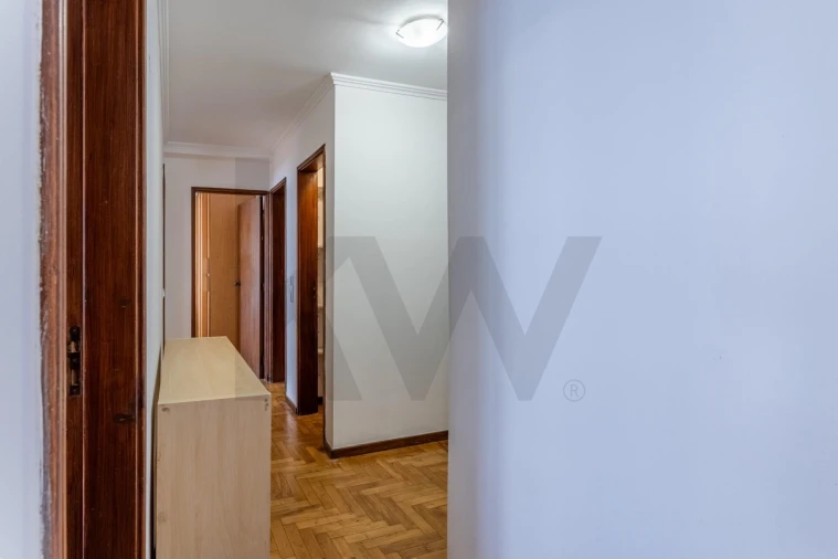 Apartamento T2 para Arrendamento em São Domingos de Benfica Foto 12