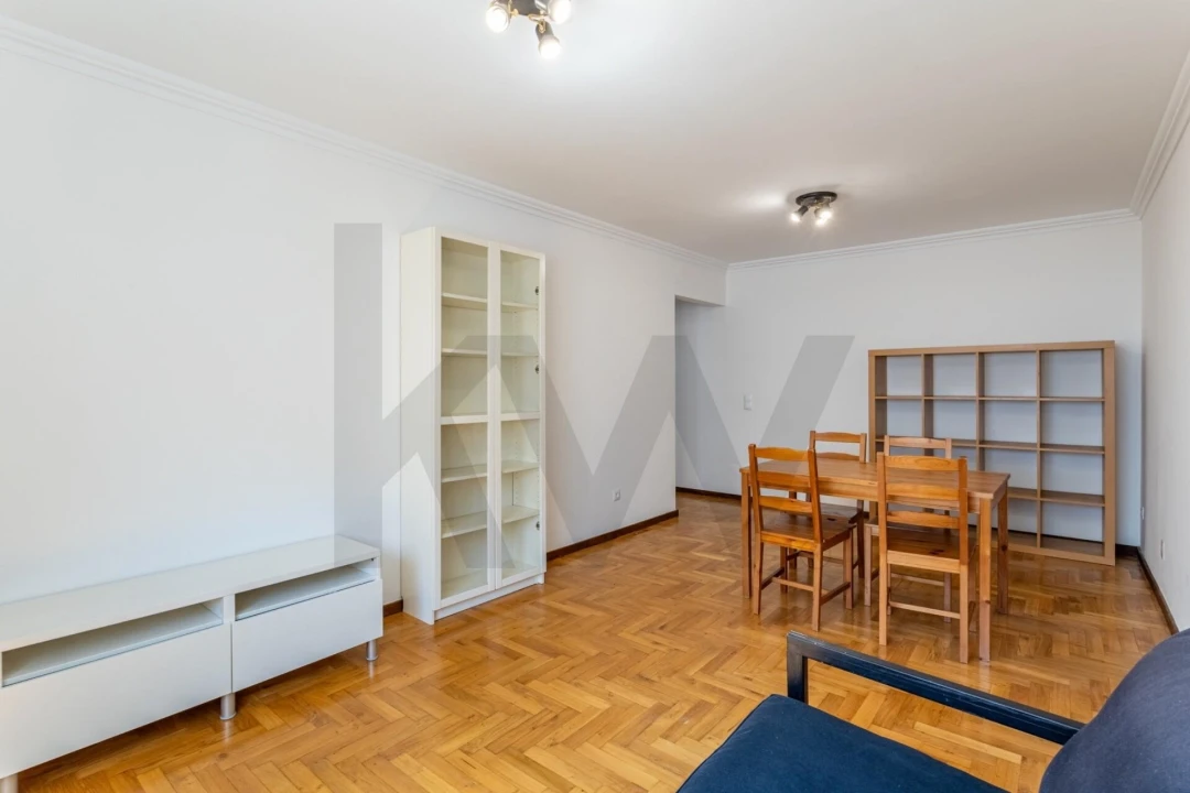 Apartamento T2 para Arrendamento em São Domingos de Benfica Foto 7