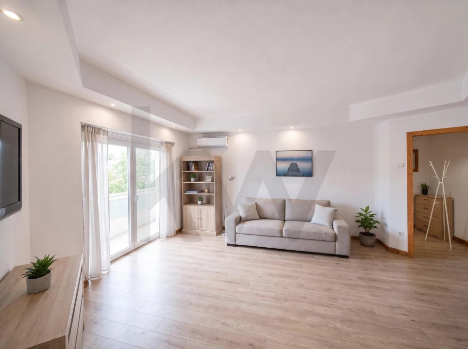 Apartamento T2 para Venda em Alvalade Foto 1