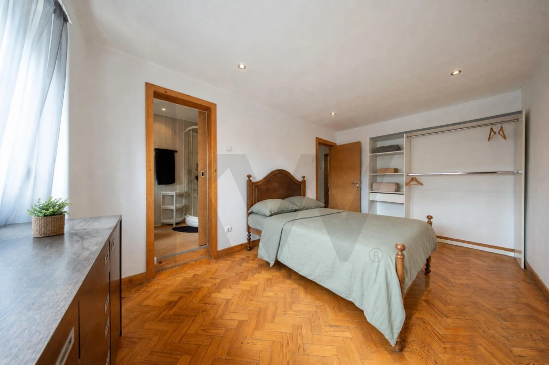 Apartamento T2 para Venda em Alvalade Foto 2
