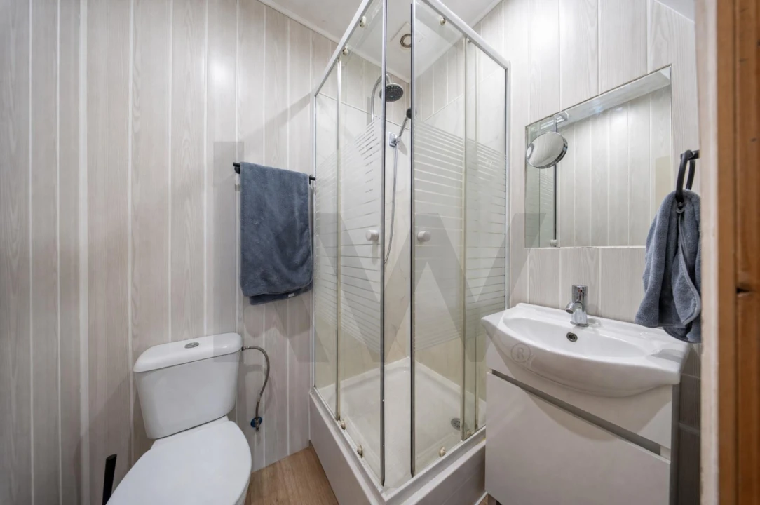 Apartamento T2 para Venda em Alvalade Foto 3