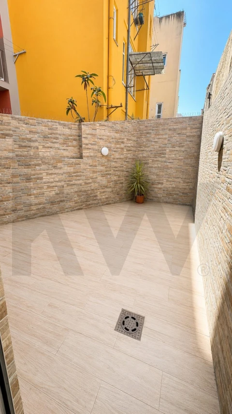 Apartamento T2 para Arrendamento em Beato