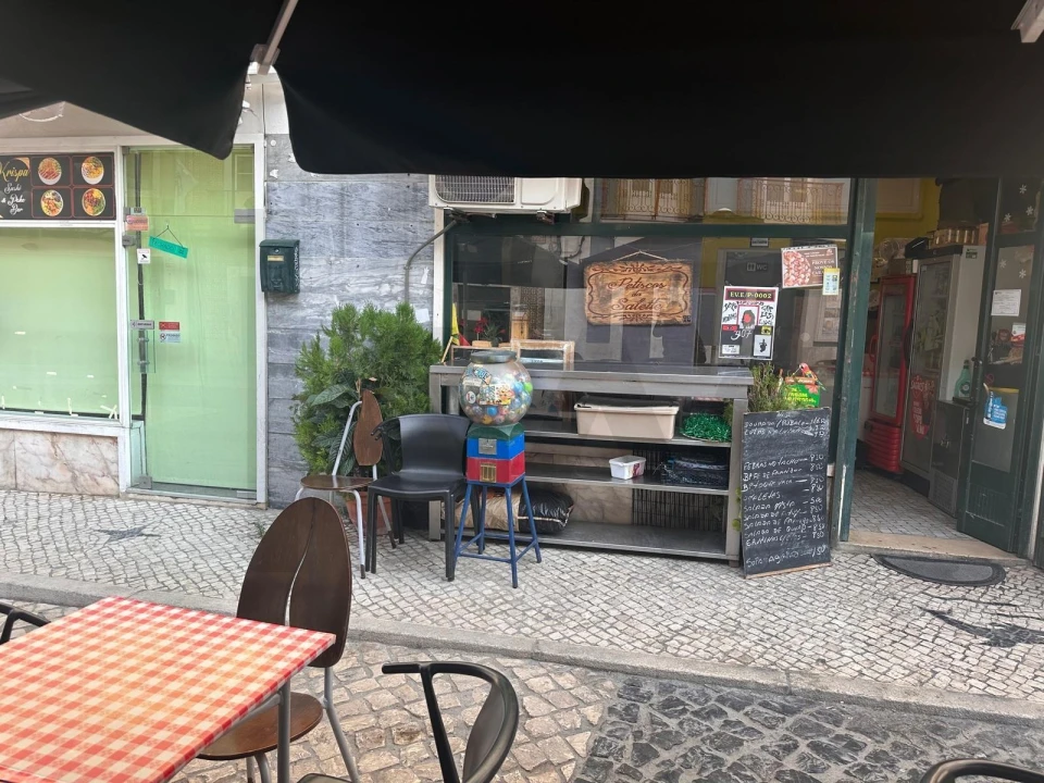 Negócio para Venda em Almada, Cova da Piedade, Pragal e Cacilhas Foto 13