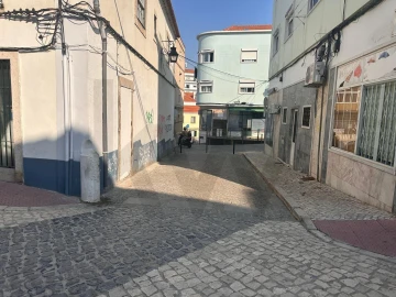 Negócio para Venda em Almada, Cova da Piedade, Pragal e Cacilhas