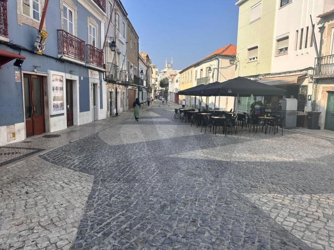 Negócio para Venda em Almada, Cova da Piedade, Pragal e Cacilhas Foto 3