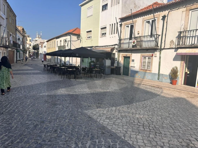 Negócio para Venda em Almada, Cova da Piedade, Pragal e Cacilhas Foto 2
