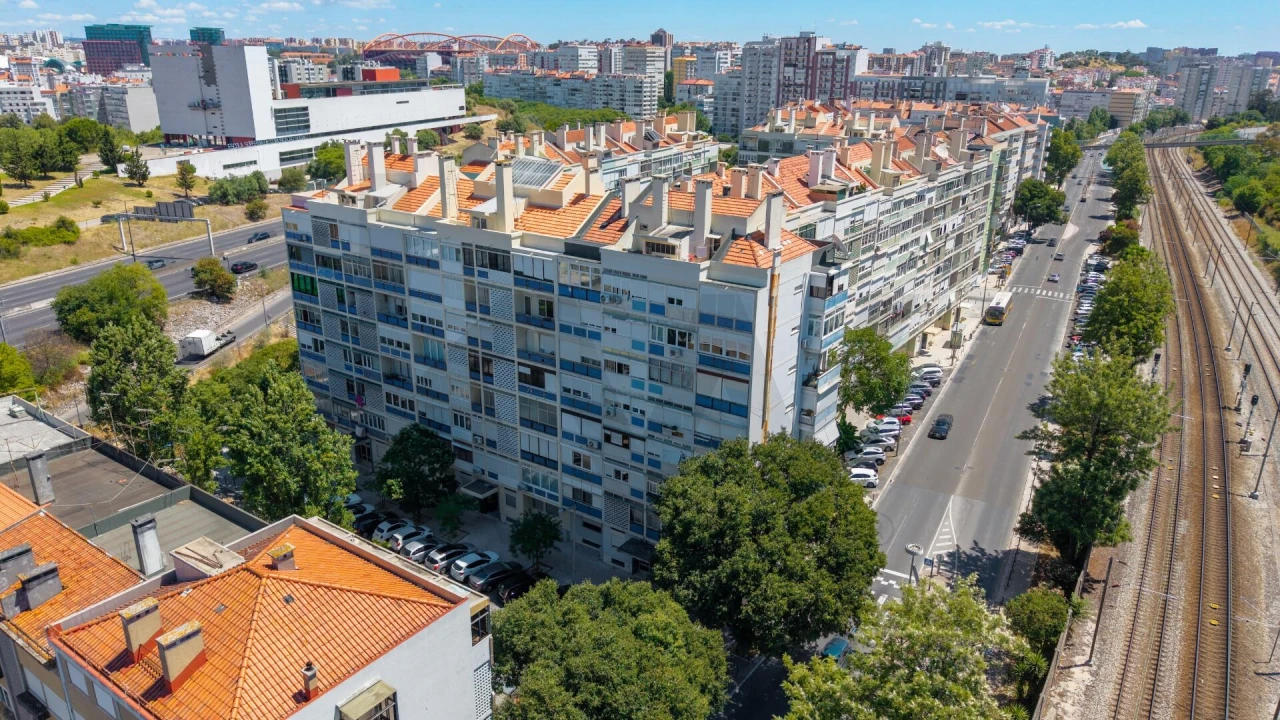 Apartamento T3 para Arrendamento em Benfica Foto 28