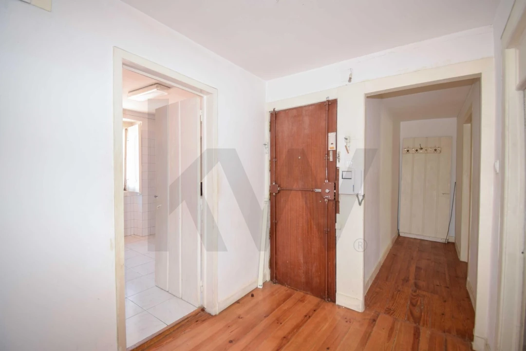 Apartamento T3 para Venda em Campo de Ourique Foto 2