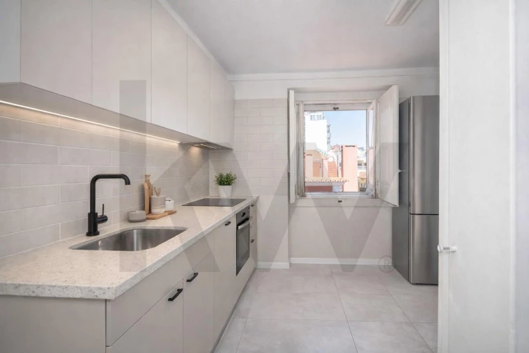 Apartamento T3 para Venda em Campo de Ourique Foto 14