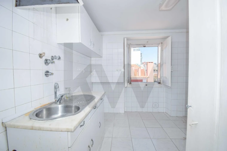 Apartamento T3 para Venda em Campo de Ourique Foto 10