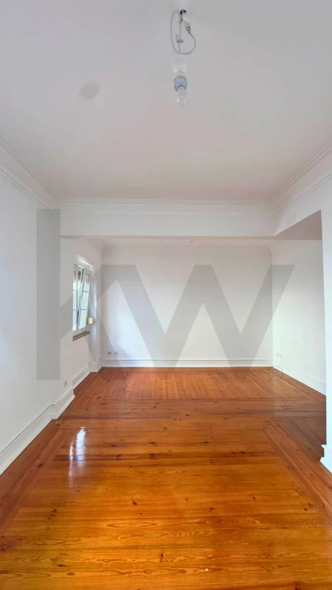 Apartamento T2 para Arrendamento em Avenidas Novas