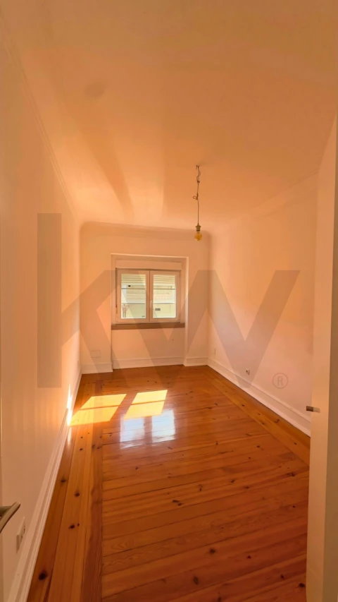 Apartamento T2 para Arrendamento em Avenidas Novas