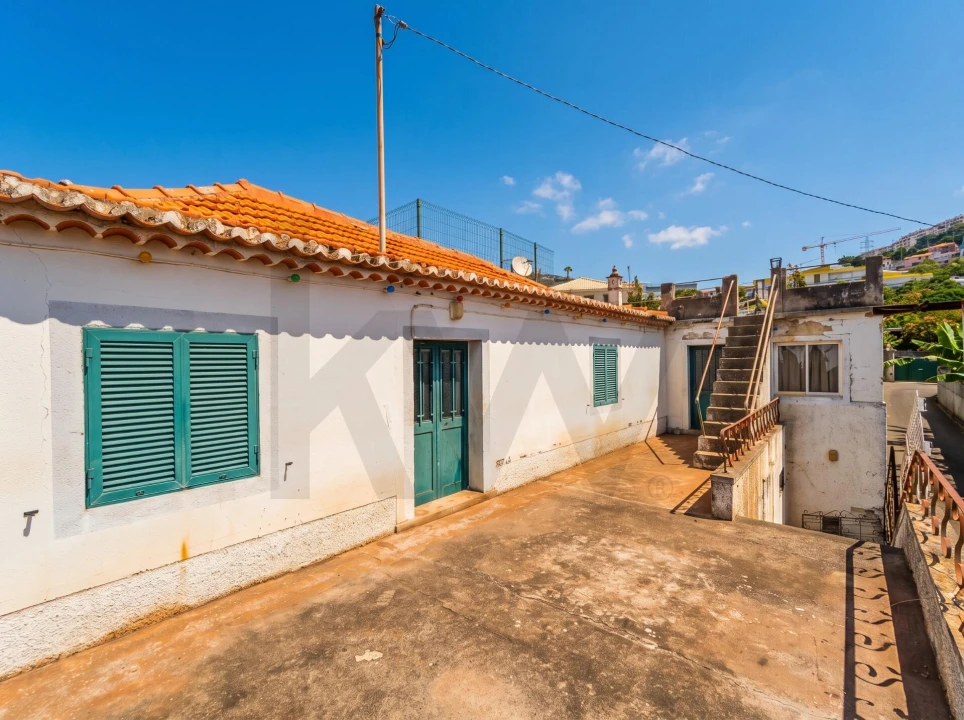 Moradia T3 para Venda em Santo Antonio Foto 5