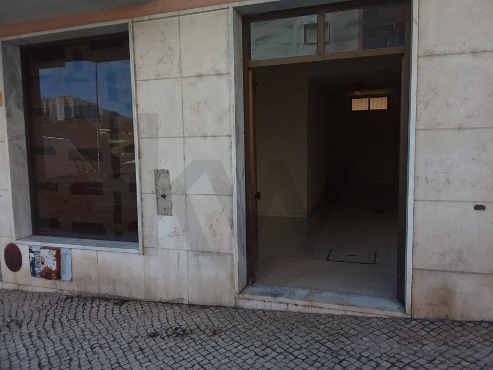 Loja para Venda em Cacém e São Marcos Foto 1