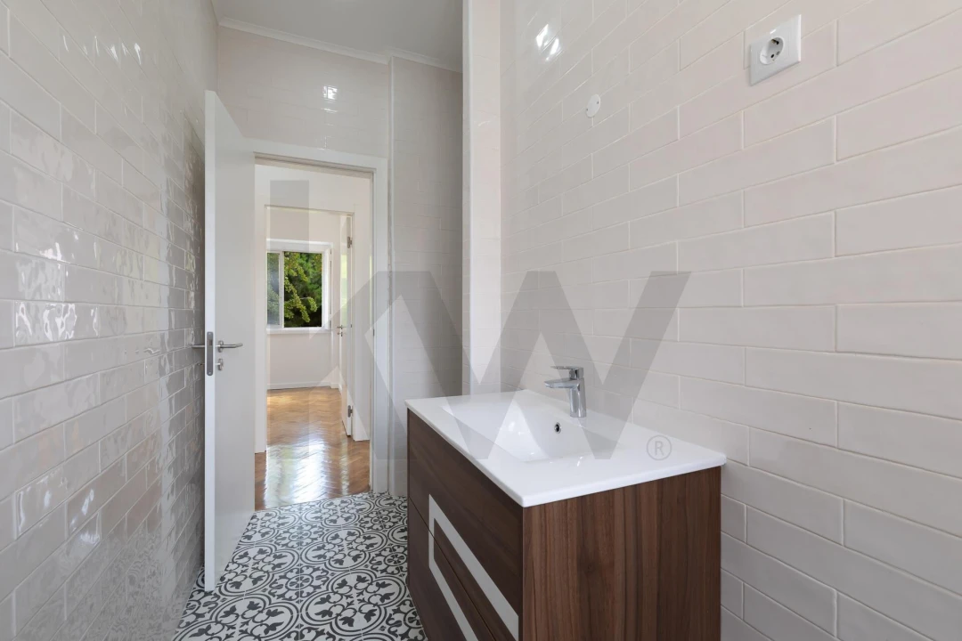 Apartamento T3 para Arrendamento em Alvalade Foto 21