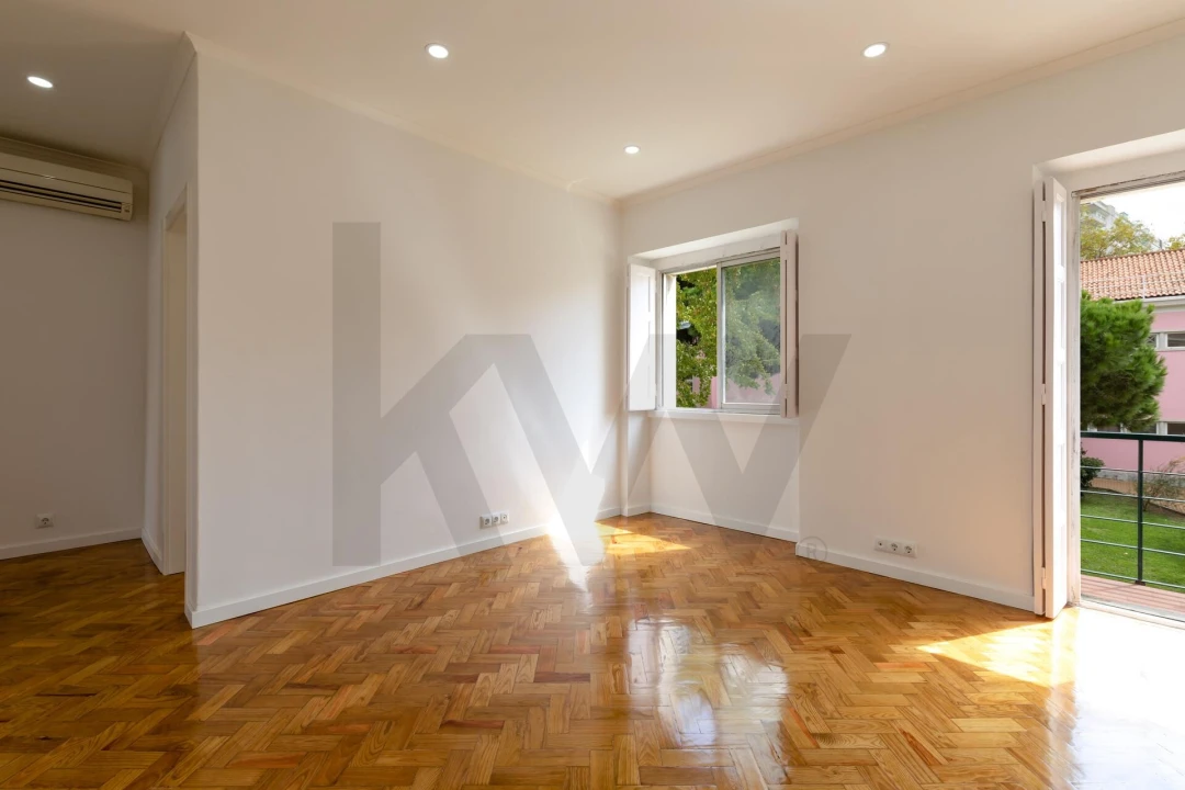 Apartamento T3 para Arrendamento em Alvalade Foto 3