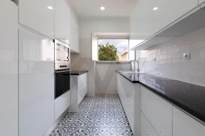 Apartamento T3 para Arrendamento em Alvalade