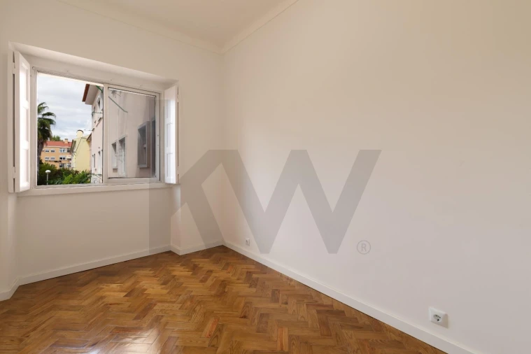 Apartamento T3 para Arrendamento em Alvalade Foto 16