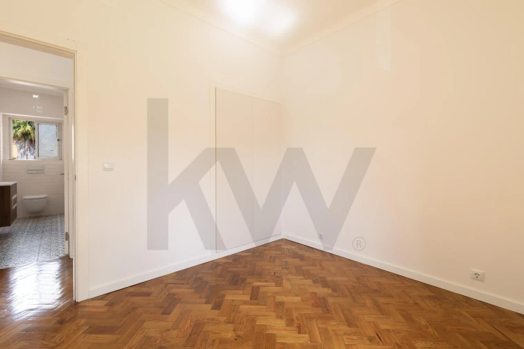 Apartamento T3 para Arrendamento em Alvalade Foto 14