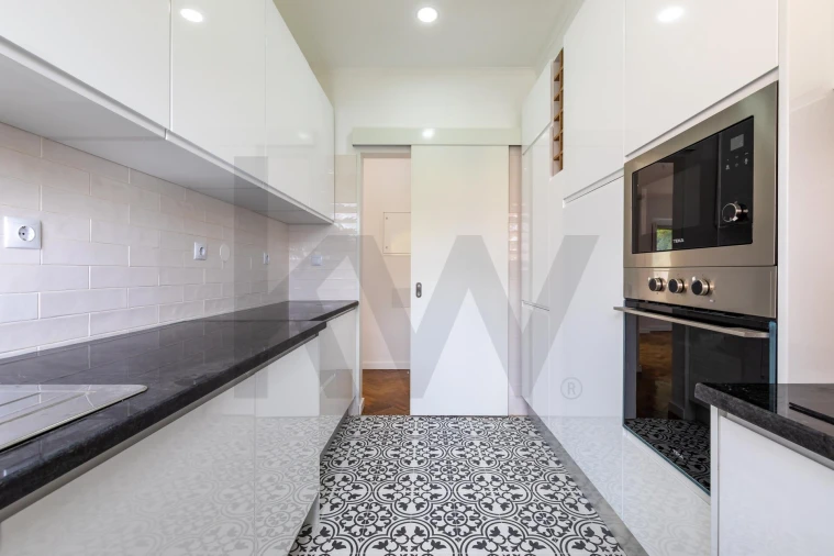 Apartamento T3 para Arrendamento em Alvalade Foto 10