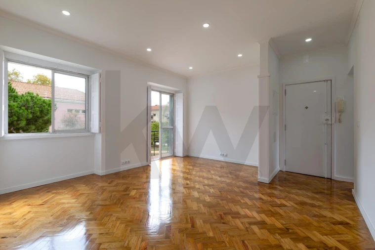 Apartamento T3 para Arrendamento em Alvalade Foto 2
