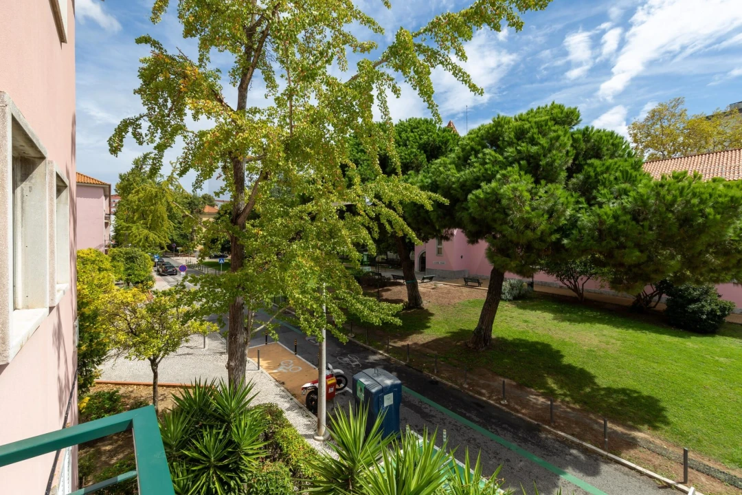 Apartamento T3 para Arrendamento em Alvalade Foto 4