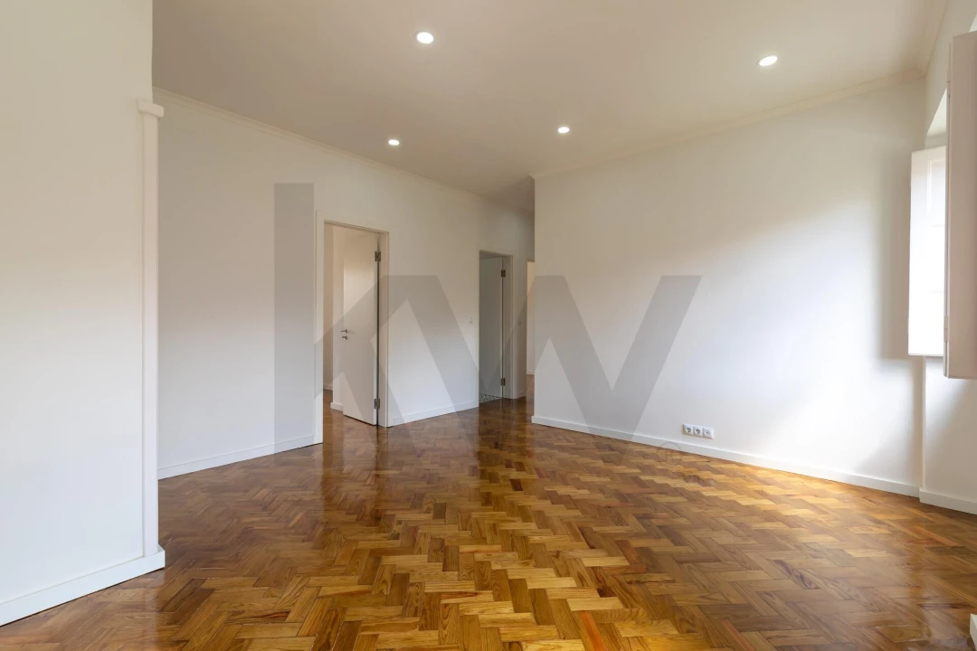 Apartamento T3 para Arrendamento em Alvalade Foto 7
