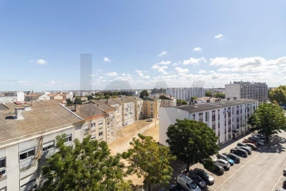 Apartamento T3 para Venda em Baixa da Banheira e Vale da Amoreira