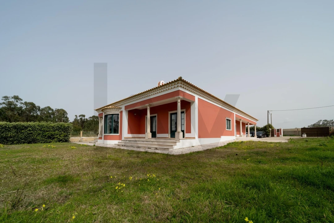 Moradia T4 para Venda em Santa Maria e São Miguel, São Martinho, São Pedro Penaferrim Foto 3