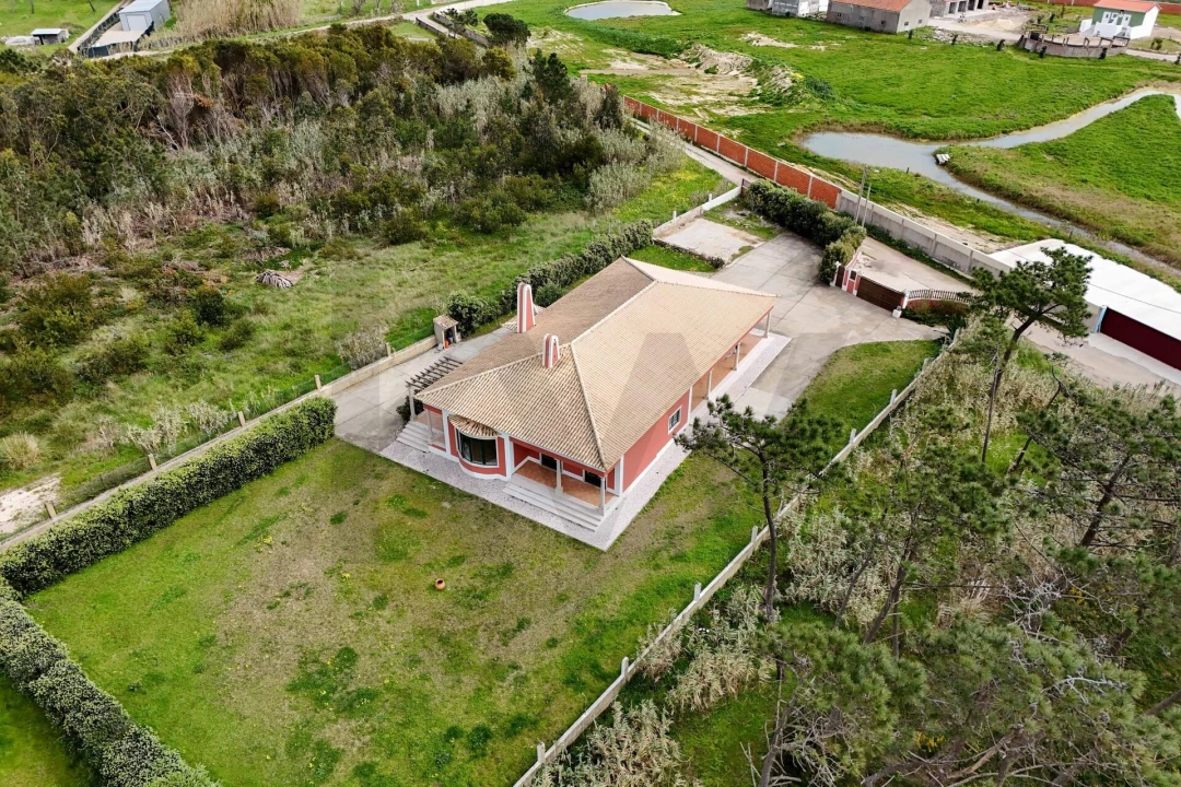 Moradia T4 para Venda em Santa Maria e São Miguel, São Martinho, São Pedro Penaferrim Foto 2