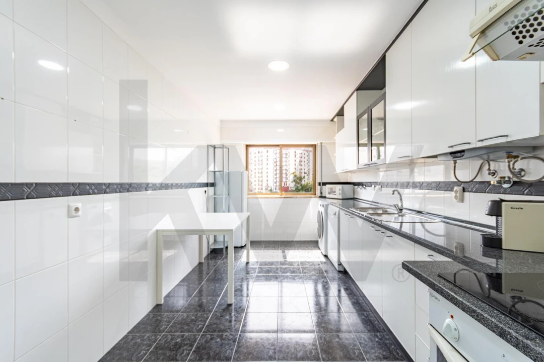 Apartamento T2 para Venda em Queluz e Belas Foto 2