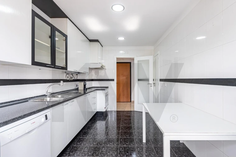 Apartamento T2 para Venda em Queluz e Belas Foto 4