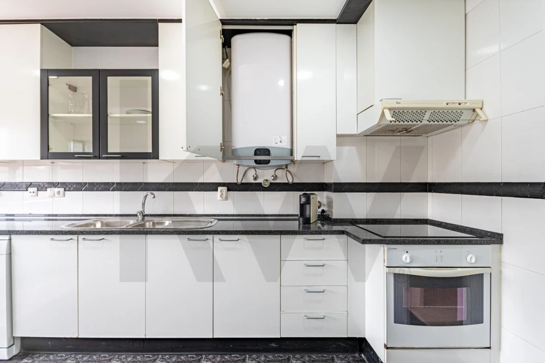 Apartamento T2 para Venda em Queluz e Belas Foto 3