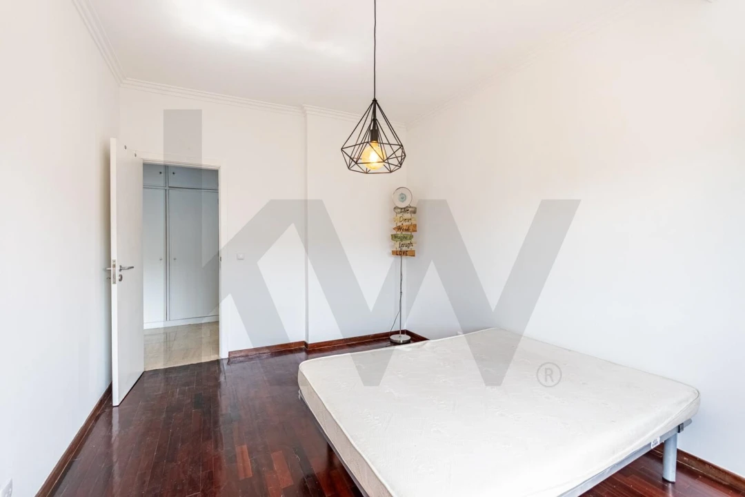 Apartamento T2 para Venda em Queluz e Belas Foto 6