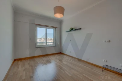 Apartamento T3 para Venda em Sacavém e Prior Velho