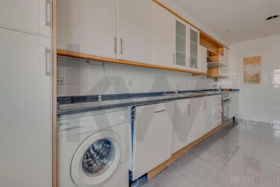 Apartamento T3 para Venda em Sacavém e Prior Velho