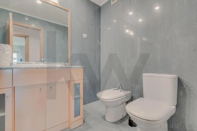 Apartamento T3 para Venda em Sacavém e Prior Velho