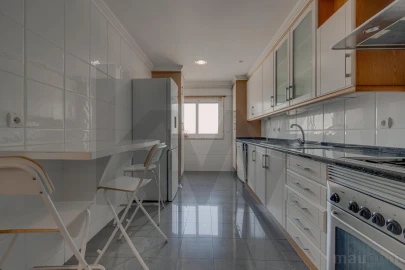 Apartamento T3 para Venda em Sacavém e Prior Velho